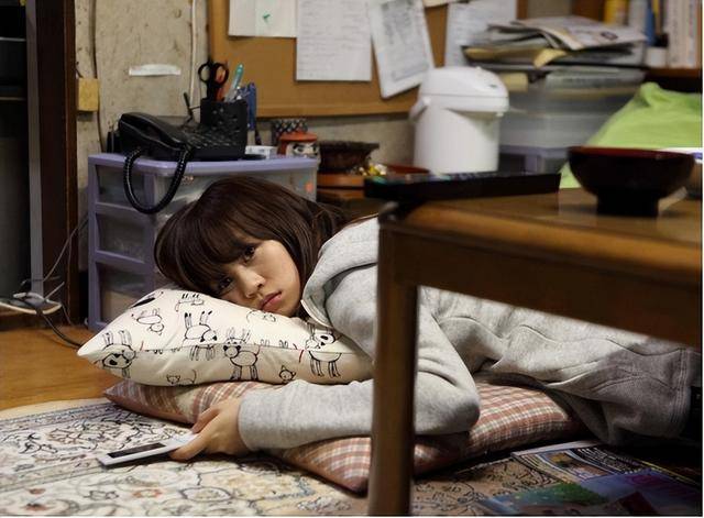 Một kiểu ĂN B&Aacute;M mới đang lan rộng - Con c&aacute;i học cao nhưng cha mẹ lo sốt v&oacute;: "Cứ thế n&agrave;y hỏng cả đời..."- Ảnh 3.