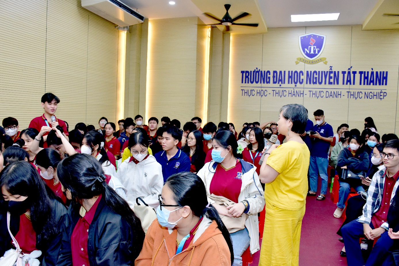 H&agrave;nh tr&igrave;nh &ldquo;nh&acirc;n sự kế thừa ng&agrave;nh y&rdquo; tiếp tục lan tỏa tại trường Đại học Nguyễn Tất Th&agrave;nh- Ảnh 2.