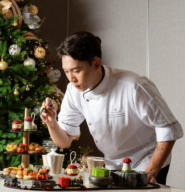 Dấu ấn lễ hội 2025: bộ ba khách sạn biến Giáng sinh thành hành trình từ xa hoa Ý, phong vị Thụy Sĩ, ấm áp Hà Nội- Ảnh 5. Dấu ấn lễ hội 2025: bộ ba khách sạn biến Giáng sinh thành hành trình từ xa hoa Ý, phong vị Thụy Sĩ, ấm áp Hà Nội- Ảnh 5.