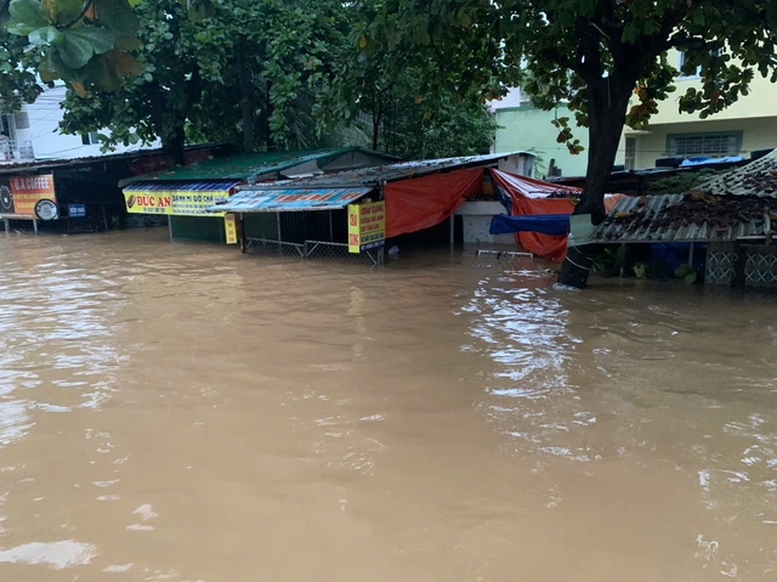 C&ocirc;ng an Kh&aacute;nh H&ograve;a điều tra việc vận h&agrave;nh xả lũ c&aacute;c hồ chứa- Ảnh 1.