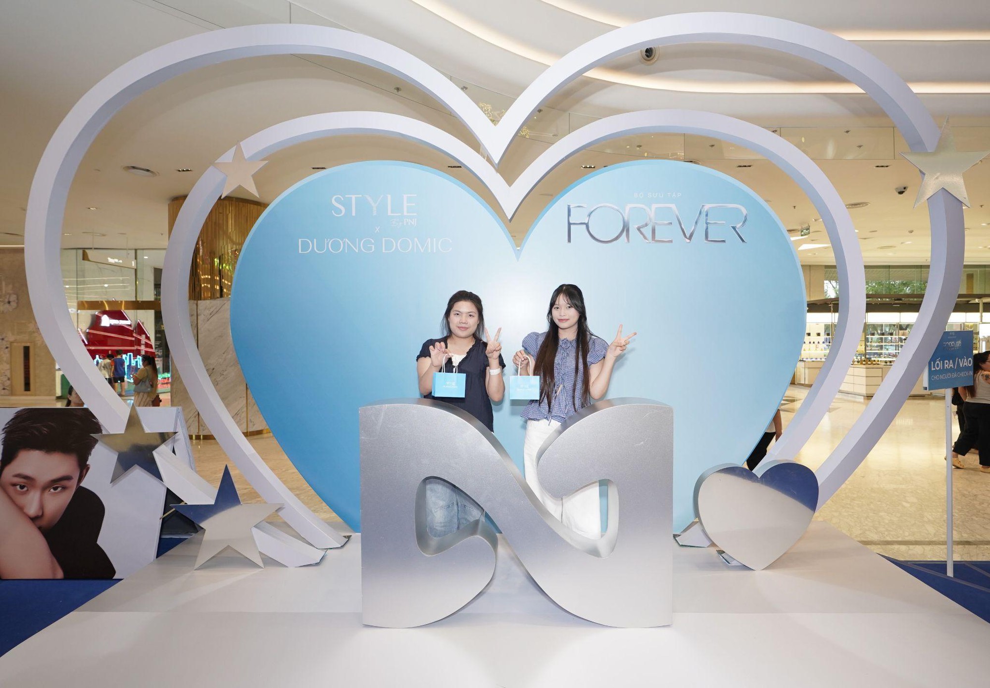 Dopamine xếp h&agrave;ng d&agrave;i trong ng&agrave;y mở b&aacute;n bộ sưu tập FOREVER- Ảnh 2.