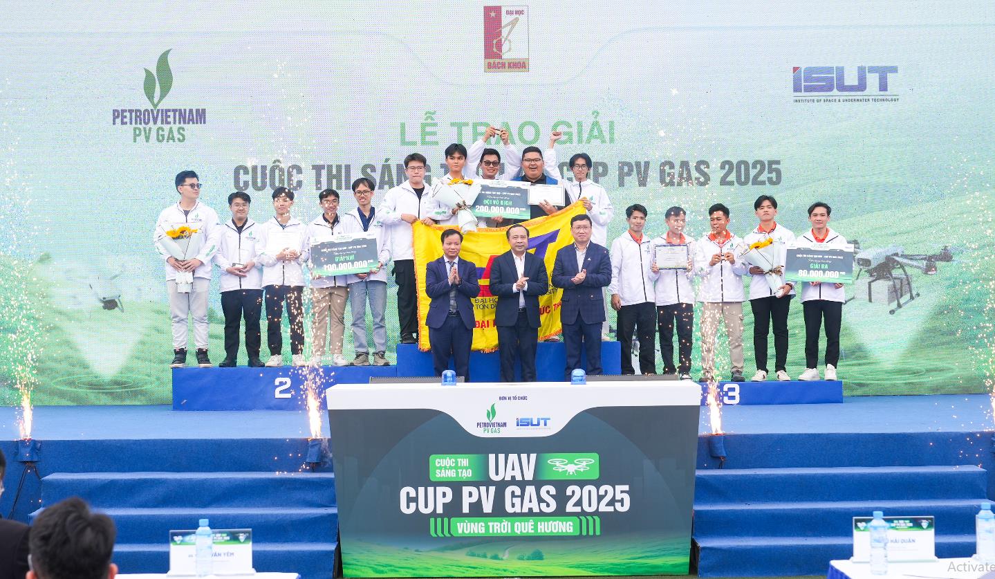 PV GAS đồng h&agrave;nh c&ugrave;ng &ldquo;UAV CUP PV GAS 2025: V&ugrave;ng trời qu&ecirc; hương&rdquo;: Gieo mầm ước mơ, dựng nền kinh tế tầm thấp Việt Nam- Ảnh 2.