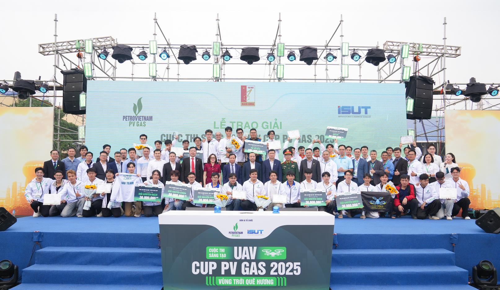 PV GAS đồng h&agrave;nh c&ugrave;ng &ldquo;UAV CUP PV GAS 2025: V&ugrave;ng trời qu&ecirc; hương&rdquo;: Gieo mầm ước mơ, dựng nền kinh tế tầm thấp Việt Nam- Ảnh 3.