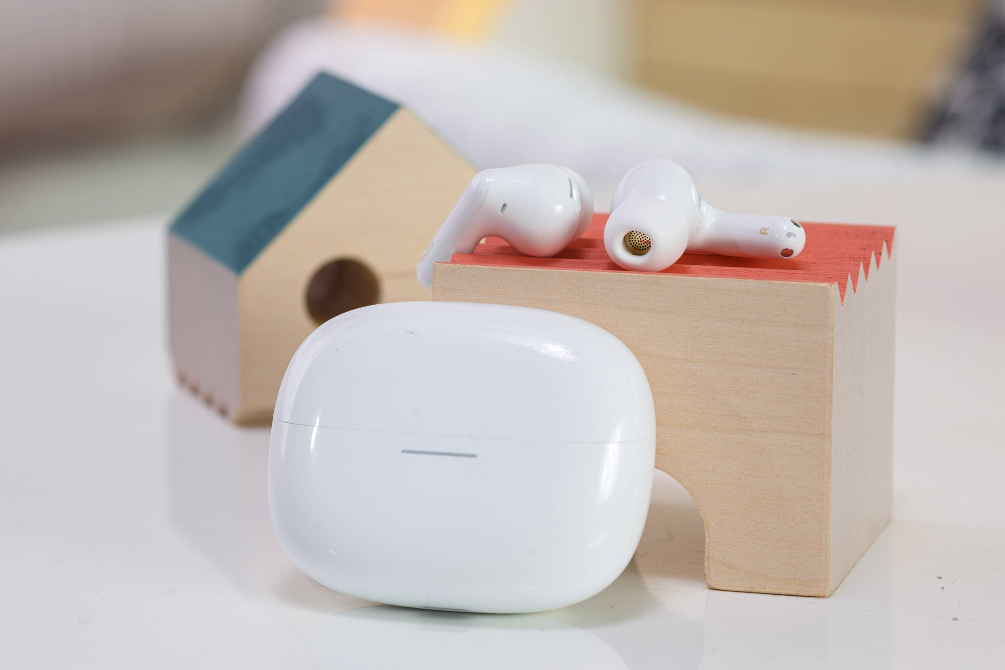 Hóa ra Xiaomi cũng có tai nghe không dây xịn như thế này: Thiết kế cao cấp, chống ồn cực tốt, nghe nhạc Hi-Res, pin dùng 36 giờ mà giá chỉ bằng nửa AirPods 4- Ảnh 3. Hóa ra Xiaomi cũng có tai nghe không dây xịn như thế này: Thiết kế cao cấp, chống ồn cực tốt, nghe nhạc Hi-Res, pin dùng 36 giờ mà giá chỉ bằng nửa AirPods 4- Ảnh 3.