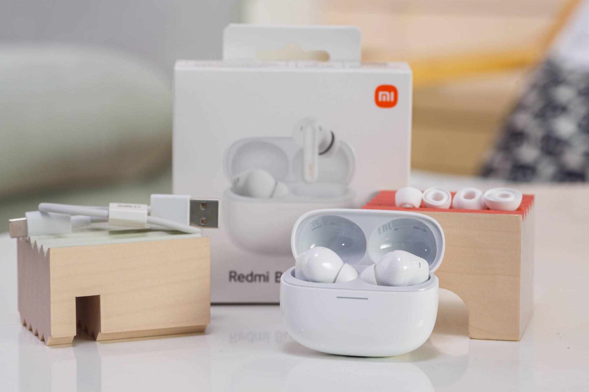 Hóa ra Xiaomi cũng có tai nghe không dây xịn như thế này: Thiết kế cao cấp, chống ồn cực tốt, nghe nhạc Hi-Res, pin dùng 36 giờ mà giá chỉ bằng nửa AirPods 4- Ảnh 1. Hóa ra Xiaomi cũng có tai nghe không dây xịn như thế này: Thiết kế cao cấp, chống ồn cực tốt, nghe nhạc Hi-Res, pin dùng 36 giờ mà giá chỉ bằng nửa AirPods 4- Ảnh 1.