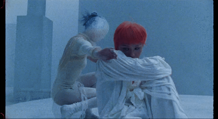 G-Dragon hát 1 câu mà khiến xứ Trung dậy sóng- Ảnh 2. G-Dragon hát 1 câu mà khiến xứ Trung dậy sóng- Ảnh 2.