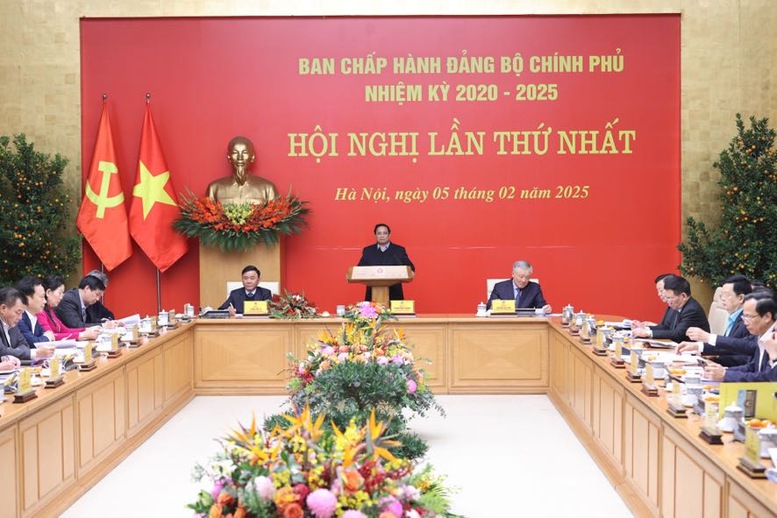 Thủ tướng: Quyết t&acirc;m x&acirc;y dựng Đảng bộ Ch&iacute;nh phủ trong sạch, vững mạnh, 'chỉ b&agrave;n l&agrave;m, kh&ocirc;ng b&agrave;n l&ugrave;i'- Ảnh 3.