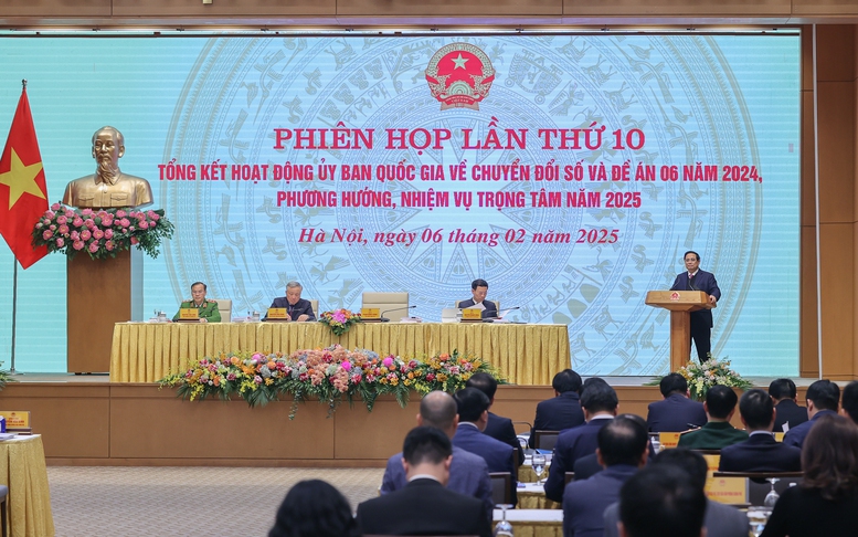 Thủ tướng: Chuyển từ 'xin - cho' sang chủ động phục vụ dịch vụ công với người dân, doanh nghiệp- Ảnh 2. Thủ tướng: Chuyển từ 'xin - cho' sang chủ động phục vụ dịch vụ công với người dân, doanh nghiệp- Ảnh 2.