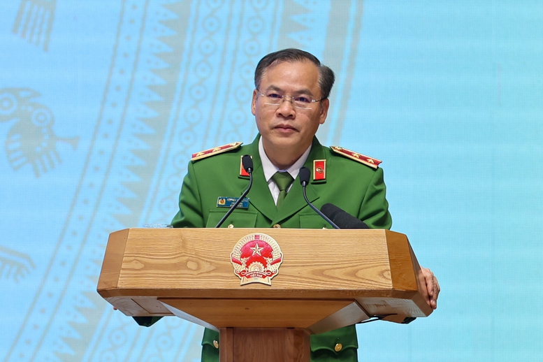 Thủ tướng: Chuyển từ 'xin - cho' sang chủ động phục vụ dịch vụ công với người dân, doanh nghiệp- Ảnh 10. Thủ tướng: Chuyển từ 'xin - cho' sang chủ động phục vụ dịch vụ công với người dân, doanh nghiệp- Ảnh 10.