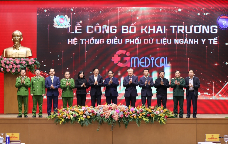 Thủ tướng: Chuyển từ 'xin - cho' sang chủ động phục vụ dịch vụ công với người dân, doanh nghiệp- Ảnh 5. Thủ tướng: Chuyển từ 'xin - cho' sang chủ động phục vụ dịch vụ công với người dân, doanh nghiệp- Ảnh 5.