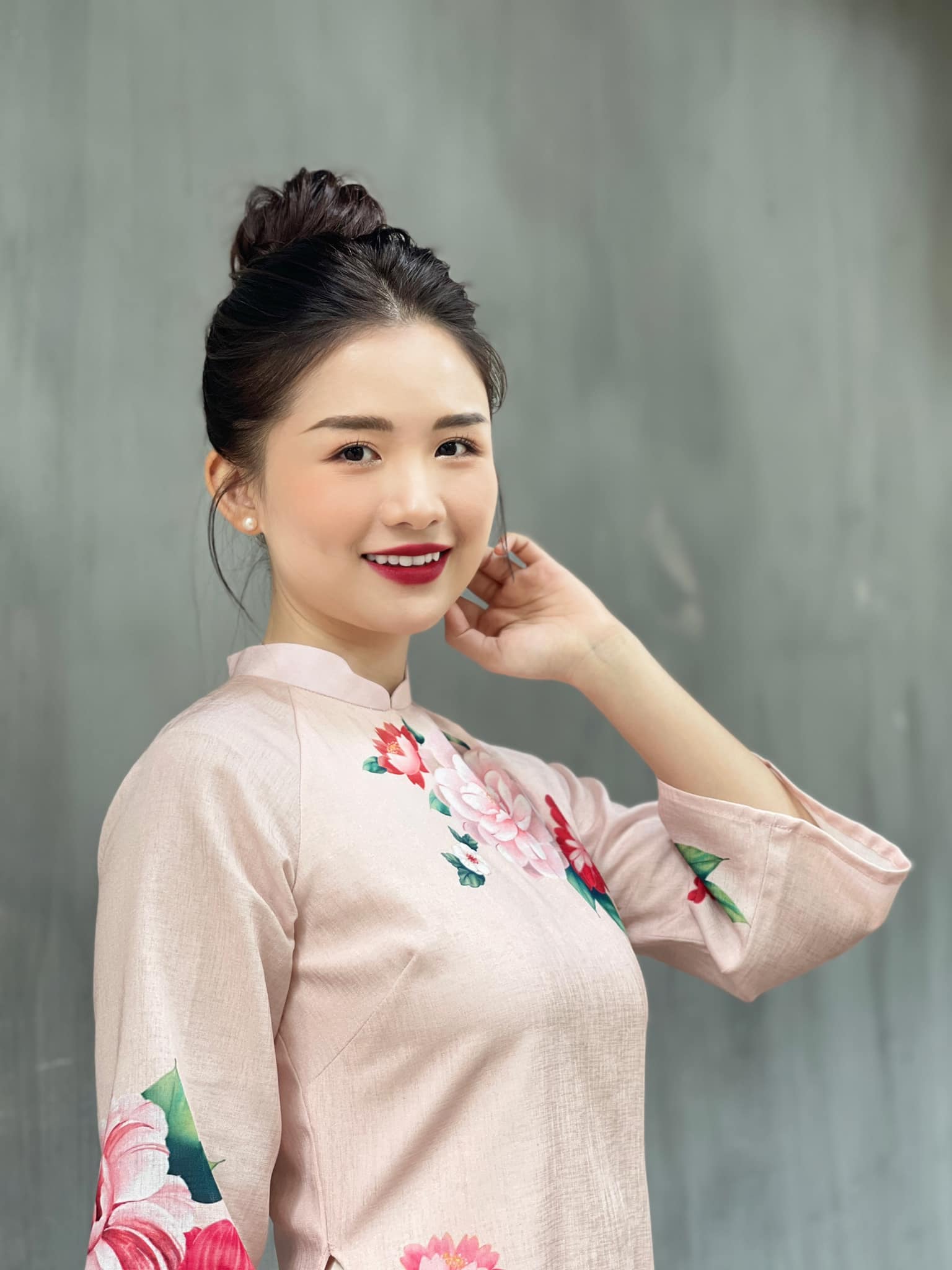 C&ocirc; g&aacute;i t&ecirc;n Ho&agrave;ng Hậu Phương Đ&ocirc;ng g&acirc;y b&atilde;o mạng, tiết lộ l&yacute; do bố mẹ đặt t&ecirc;n "kh&ocirc;ng đụng h&agrave;ng"- Ảnh 12.