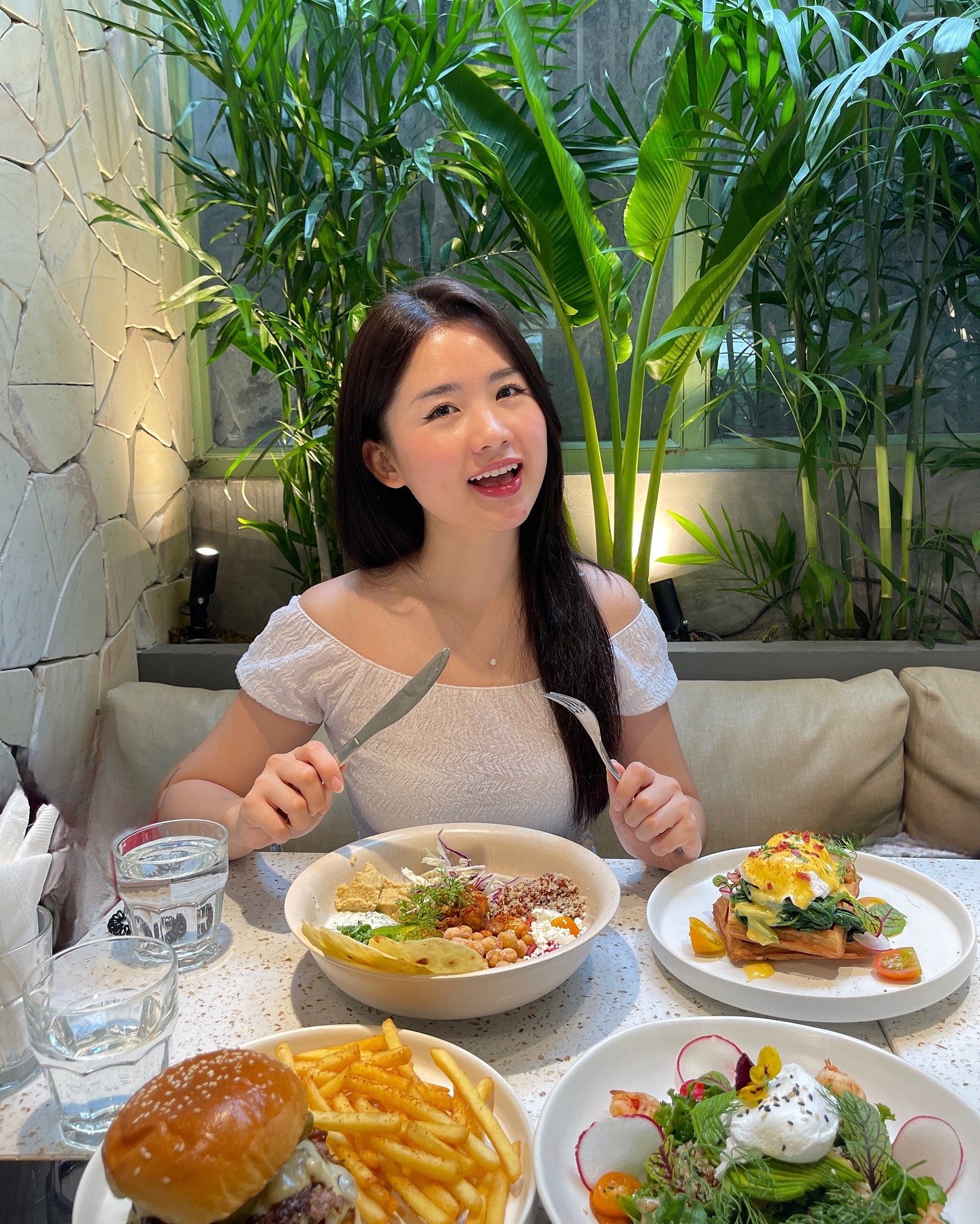 C&ocirc; g&aacute;i t&ecirc;n Ho&agrave;ng Hậu Phương Đ&ocirc;ng g&acirc;y b&atilde;o mạng, tiết lộ l&yacute; do bố mẹ đặt t&ecirc;n "kh&ocirc;ng đụng h&agrave;ng"- Ảnh 13.