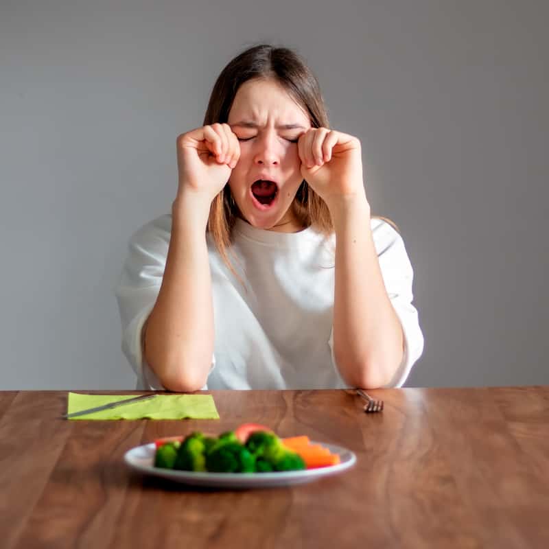 Sau khi ăn nên nằm, ngồi hay đứng? Chuyên gia chỉ ra điểm khác biệt Sau khi ăn nên nằm, ngồi hay đứng? Chuyên gia chỉ ra điểm khác biệt