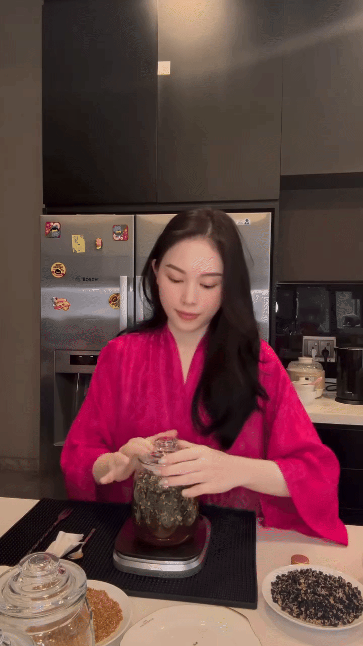 Nàng dâu hào môn Linh Rin chỉ tốn vài trăm nghìn đồng để mua hũ đựng đồ trong bếp mà vẫn sang - xịn hết cỡ thế này- Ảnh 1. Nàng dâu hào môn Linh Rin chỉ tốn vài trăm nghìn đồng để mua hũ đựng đồ trong bếp mà vẫn sang - xịn hết cỡ thế này- Ảnh 1.