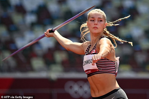 Bức ảnh selfie trước gương của 1 vận động viên Olympic kèm dòng chữ "hãy ngắm nhìn những thứ này" khiến không ai có thể rời mắt- Ảnh 2. Bức ảnh selfie trước gương của 1 vận động viên Olympic kèm dòng chữ "hãy ngắm nhìn những thứ này" khiến không ai có thể rời mắt- Ảnh 2.