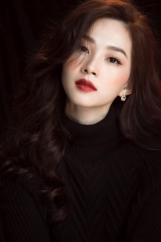 Hoa hậu Đặng Thu Thảo đi nghỉ lễ cũng không quên mang 4 bảo bối chống già, bảo sao da cứ trắng mịn bất chấp nắng cháy- Ảnh 4. Hoa hậu Đặng Thu Thảo đi nghỉ lễ cũng không quên mang 4 bảo bối chống già, bảo sao da cứ trắng mịn bất chấp nắng cháy- Ảnh 4.