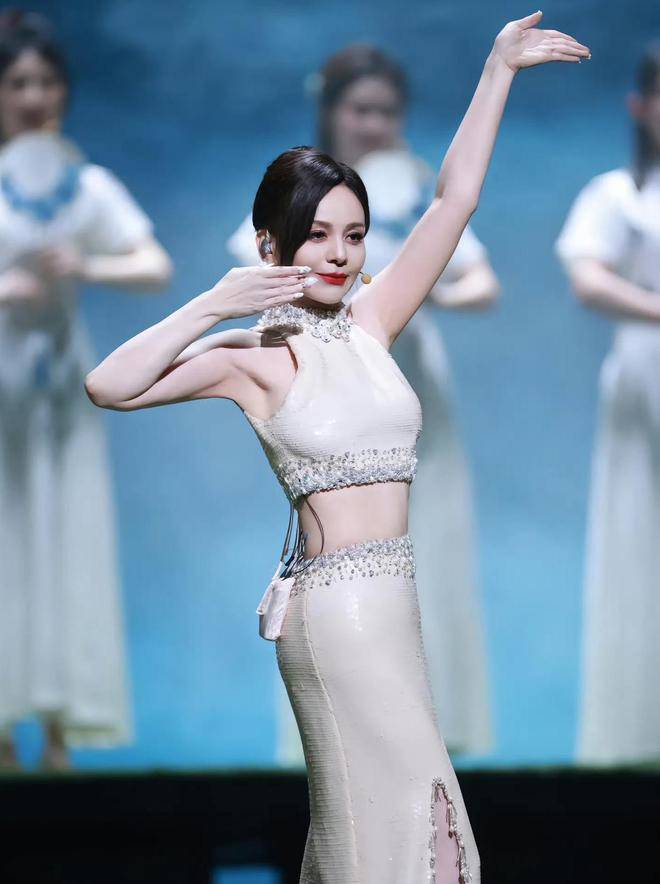 "Dì Tuyết" phim "Tân dòng sông ly biệt" dùng thực phẩm dân dã bơm collagen tự nhiên để 55 tuổi để hồi xuân thành thiếu nữ- Ảnh 3. "Dì Tuyết" phim "Tân dòng sông ly biệt" dùng thực phẩm dân dã bơm collagen tự nhiên để 55 tuổi để hồi xuân thành thiếu nữ- Ảnh 3.