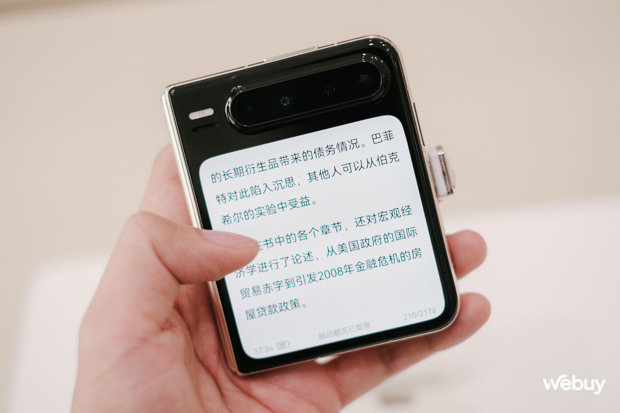 Trên tay smartphone gập độc dị nhất thế giới chỉ Huawei làm được: Thiết kế như máy đọc sách, chụp ảnh cực đẹp, giá như được mang về bán chính hãng!- Ảnh 18. Trên tay smartphone gập độc dị nhất thế giới chỉ Huawei làm được: Thiết kế như máy đọc sách, chụp ảnh cực đẹp, giá như được mang về bán chính hãng!- Ảnh 18.