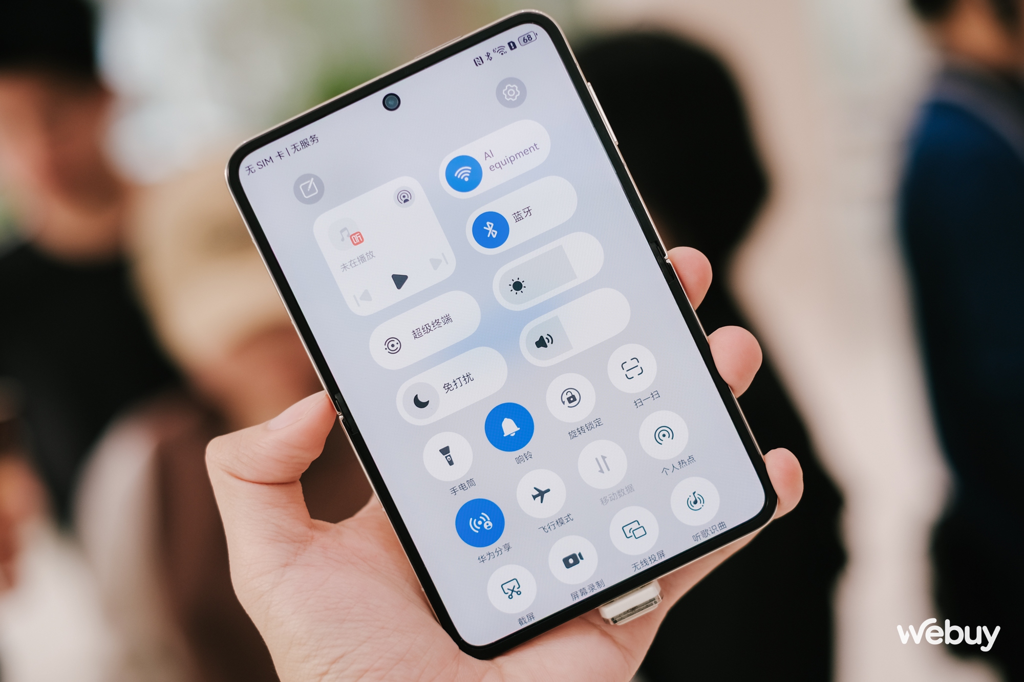 Trên tay smartphone gập độc dị nhất thế giới chỉ Huawei làm được: Thiết kế như máy đọc sách, chụp ảnh cực đẹp, giá như được mang về bán chính hãng!- Ảnh 30. Trên tay smartphone gập độc dị nhất thế giới chỉ Huawei làm được: Thiết kế như máy đọc sách, chụp ảnh cực đẹp, giá như được mang về bán chính hãng!- Ảnh 30.