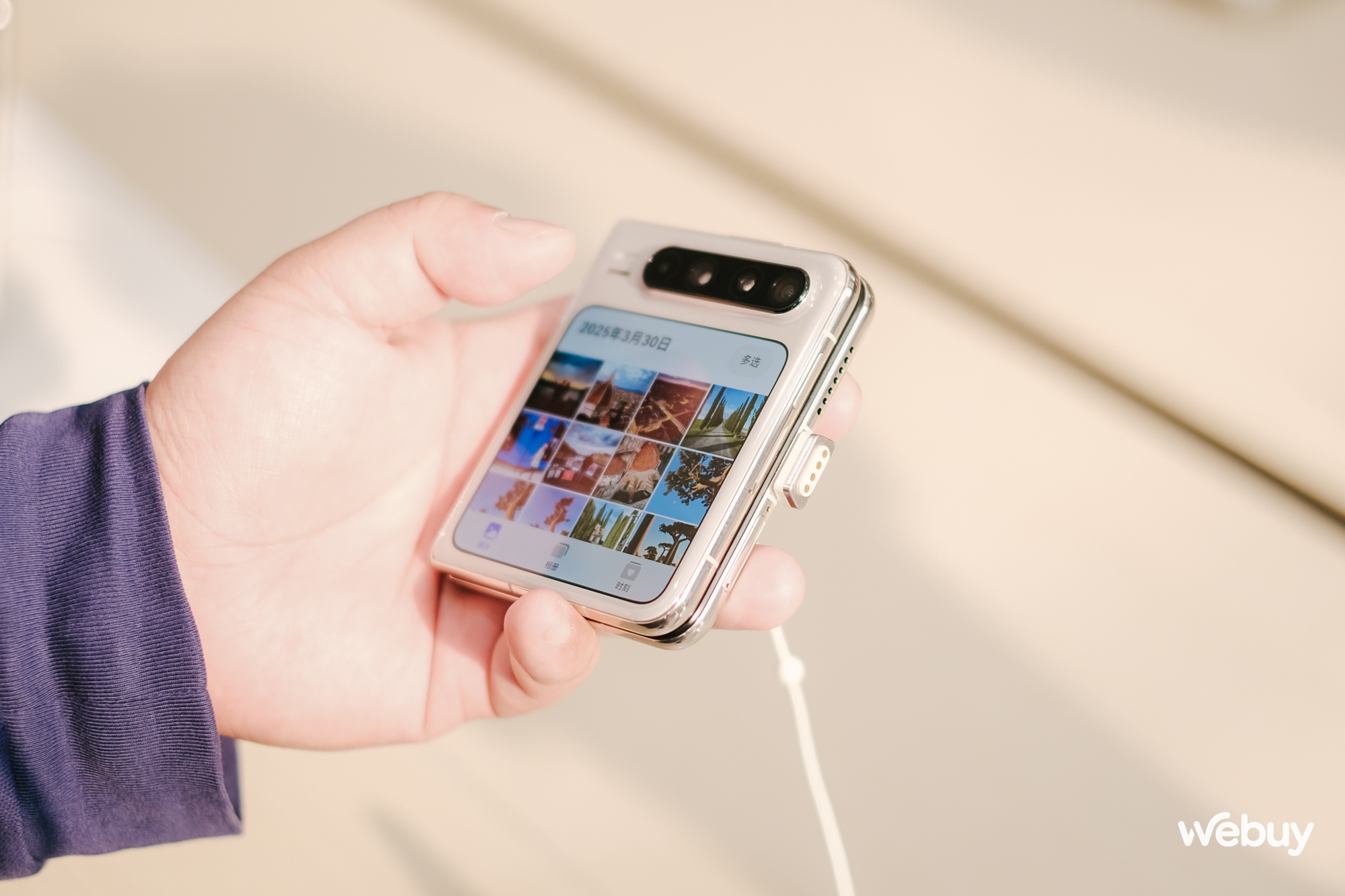 Trên tay smartphone gập độc dị nhất thế giới chỉ Huawei làm được: Thiết kế như máy đọc sách, chụp ảnh cực đẹp, giá như được mang về bán chính hãng!- Ảnh 38. Trên tay smartphone gập độc dị nhất thế giới chỉ Huawei làm được: Thiết kế như máy đọc sách, chụp ảnh cực đẹp, giá như được mang về bán chính hãng!- Ảnh 38.