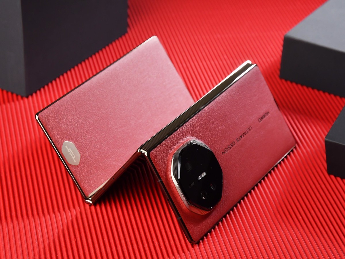 Huawei bán được hơn 400.000 máy Mate XT gập ba, streamer IShowSpeed góp luôn 3 cái- Ảnh 1. Huawei bán được hơn 400.000 máy Mate XT gập ba, streamer IShowSpeed góp luôn 3 cái- Ảnh 1.