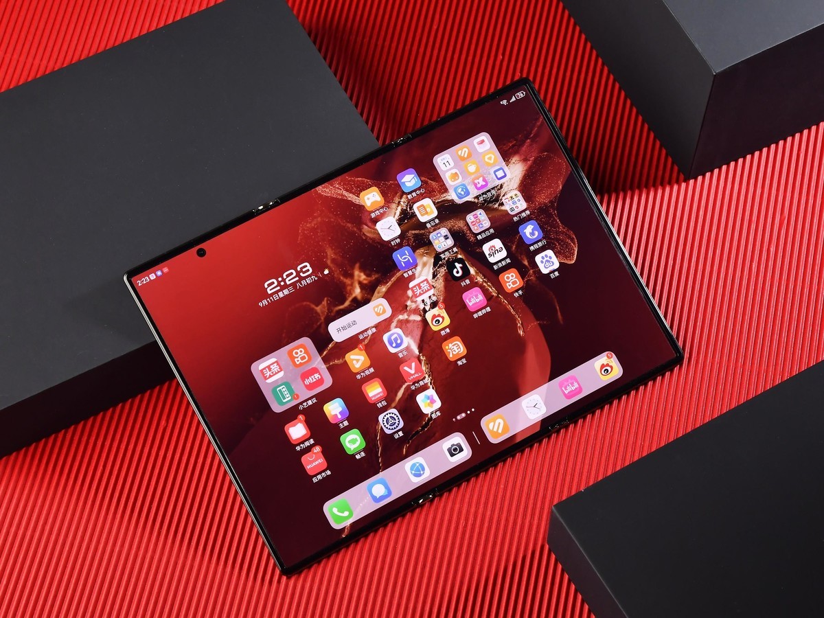 Huawei bán được hơn 400.000 máy Mate XT gập ba, streamer IShowSpeed góp luôn 3 cái- Ảnh 2. Huawei bán được hơn 400.000 máy Mate XT gập ba, streamer IShowSpeed góp luôn 3 cái- Ảnh 2.
