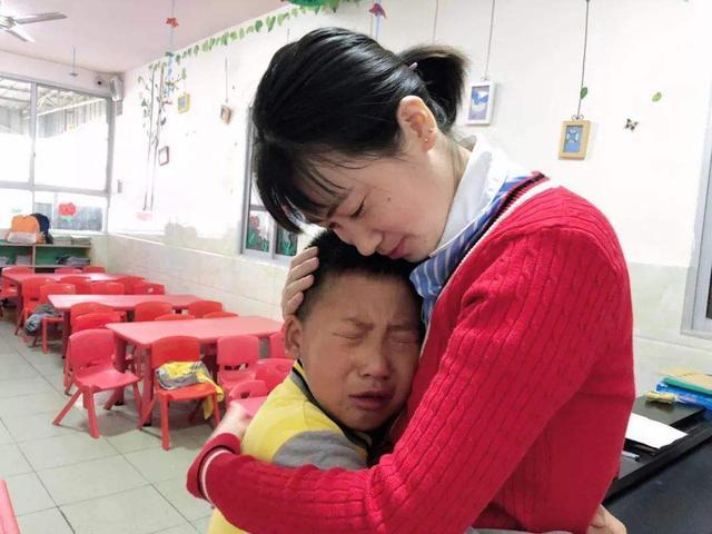 Người mẹ day dứt hỏi Gemini: "Sao con tôi lại..." - Câu trả lời khiến bà cay mắt, chỉ biết im lặng nhìn con ngủ- Ảnh 1. Người mẹ day dứt hỏi Gemini: "Sao con tôi lại..." - Câu trả lời khiến bà cay mắt, chỉ biết im lặng nhìn con ngủ- Ảnh 1.