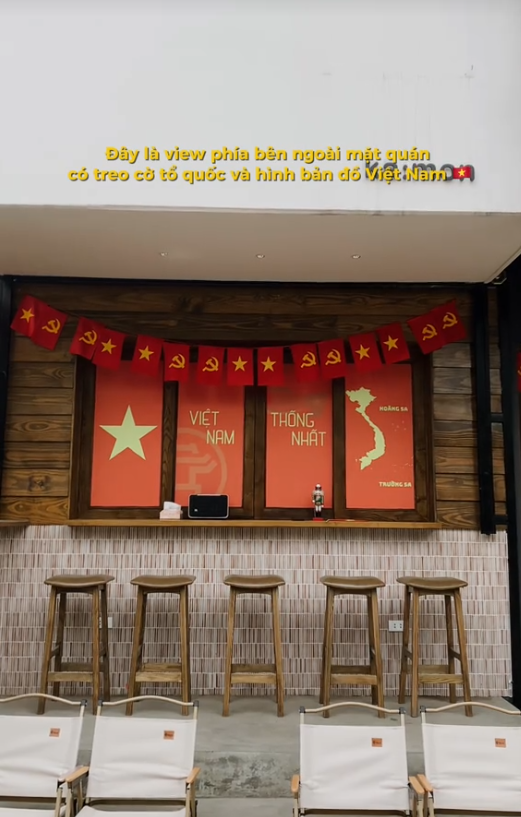 "Cà phê yêu nước" thành trend dịp kỷ niệm 50 năm thống nhất đất nước, nhiều quán chuẩn bị sẵn cờ và trang phục để khách chụp ảnh check-in- Ảnh 7. "Cà phê yêu nước" thành trend dịp kỷ niệm 50 năm thống nhất đất nước, nhiều quán chuẩn bị sẵn cờ và trang phục để khách chụp ảnh check-in- Ảnh 7.