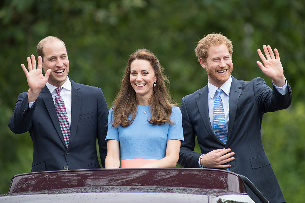 Hóa ra anh em William và Harry đã bắt đầu rạn nứt trước khi Meghan xuất hiện, bất ngờ thay nguồn cơn lại từ Vương phi Kate- Ảnh 1. Hóa ra anh em William và Harry đã bắt đầu rạn nứt trước khi Meghan xuất hiện, bất ngờ thay nguồn cơn lại từ Vương phi Kate- Ảnh 1.