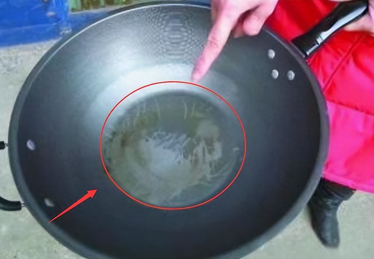 5 đồ dùng nhà bếp này nằm trong "danh sách đen" đầu độc sức khỏe, hãy vứt chúng đi càng sớm càng tốt!- Ảnh 1. 5 đồ dùng nhà bếp này nằm trong "danh sách đen" đầu độc sức khỏe, hãy vứt chúng đi càng sớm càng tốt!- Ảnh 1.