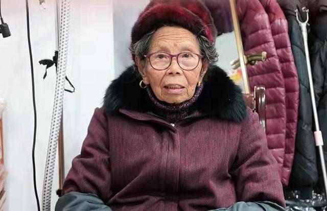 80 tuổi gánh nợ 70 tỷ tưởng là "dấu chấm hết", ai ngờ bà cụ trả hết trong vòng 10 năm nhờ làm đúng một việc- Ảnh 1. 80 tuổi gánh nợ 70 tỷ tưởng là "dấu chấm hết", ai ngờ bà cụ trả hết trong vòng 10 năm nhờ làm đúng một việc- Ảnh 1.
