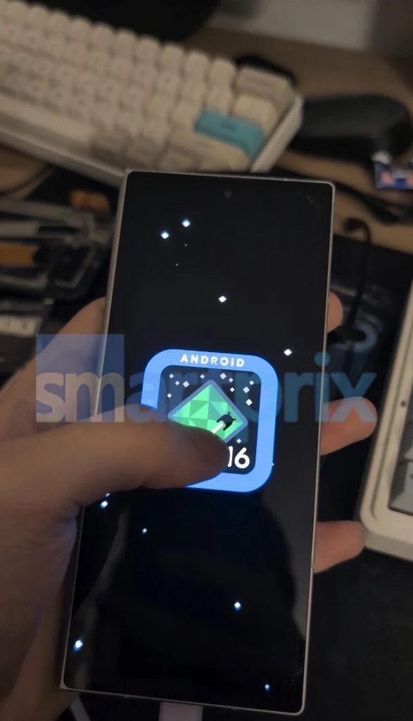 One UI 7 chưa triển khai xong, One UI 8 đã có ảnh trên tay: Dựa trên Android 16, sẽ cài sẵn trên Galaxy Z Fold7 và Z Flip7- Ảnh 3. One UI 7 chưa triển khai xong, One UI 8 đã có ảnh trên tay: Dựa trên Android 16, sẽ cài sẵn trên Galaxy Z Fold7 và Z Flip7- Ảnh 3.