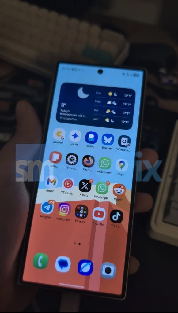 One UI 7 chưa triển khai xong, One UI 8 đã có ảnh trên tay: Dựa trên Android 16, sẽ cài sẵn trên Galaxy Z Fold7 và Z Flip7- Ảnh 4. One UI 7 chưa triển khai xong, One UI 8 đã có ảnh trên tay: Dựa trên Android 16, sẽ cài sẵn trên Galaxy Z Fold7 và Z Flip7- Ảnh 4.
