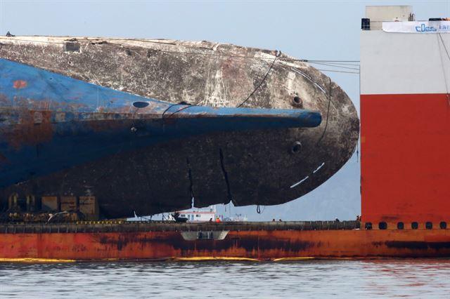 11 năm sau thảm kịch chìm phà Sewol: 304 sinh mạng mãi ra đi và những vết cắt đau đớn không thể nguôi ngoai- Ảnh 3. 11 năm sau thảm kịch chìm phà Sewol: 304 sinh mạng mãi ra đi và những vết cắt đau đớn không thể nguôi ngoai- Ảnh 3.