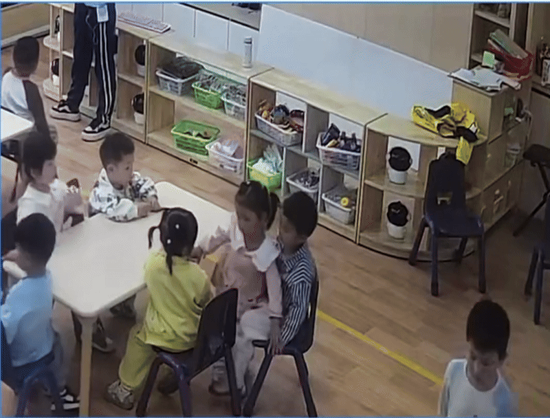 Check camera, người mẹ phát hiện con trai bị một bạn nữ làm hành động cực phản cảm ở lớp mầm non: 2 "tối hậu thư" được đưa ra!- Ảnh 1. Check camera, người mẹ phát hiện con trai bị một bạn nữ làm hành động cực phản cảm ở lớp mầm non: 2 "tối hậu thư" được đưa ra!- Ảnh 1.