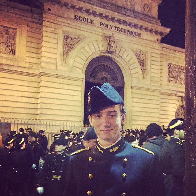 Frédéric Arnault: Hoàng tử mắt xanh của Lisa và ẩn số khó đoán của ngai vàng LVMH- Ảnh 2. Frédéric Arnault: Hoàng tử mắt xanh của Lisa và ẩn số khó đoán của ngai vàng LVMH- Ảnh 2.