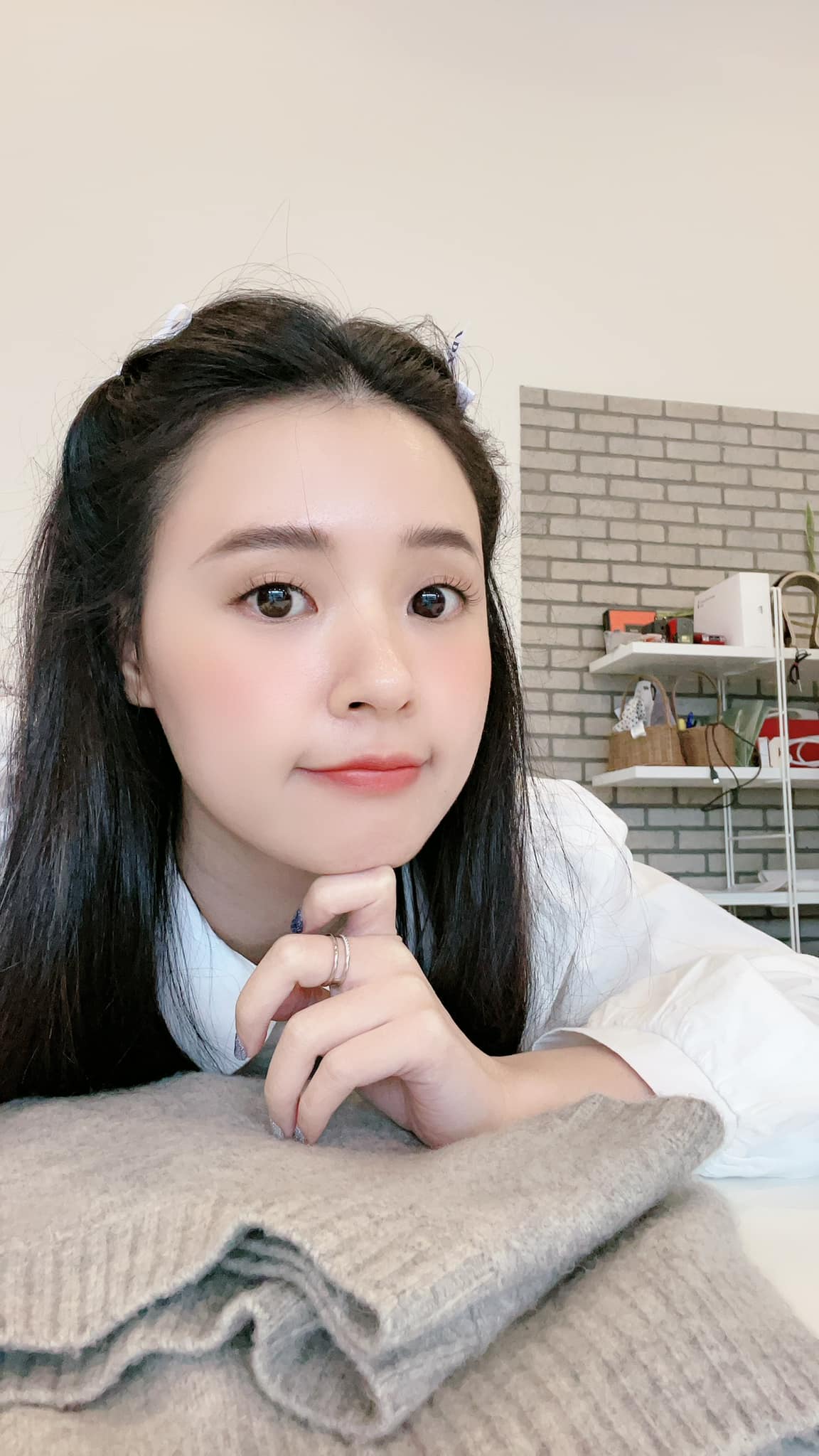 Midu tuổi 36 nhưng da căng mọng như em bé, mới đây kết thân 1 kiểu làm đẹp- Ảnh 7. Midu tuổi 36 nhưng da căng mọng như em bé, mới đây kết thân 1 kiểu làm đẹp- Ảnh 7.