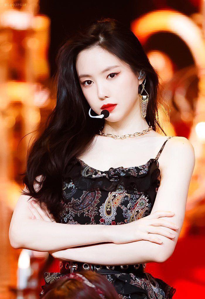"Bắt gọn" nhóm tội phạm tống tiền ca sĩ nổi tiếng, có gì nhạy cảm mà đòi đến 9 tỷ đồng?- Ảnh 2. "Bắt gọn" nhóm tội phạm tống tiền ca sĩ nổi tiếng, có gì nhạy cảm mà đòi đến 9 tỷ đồng?- Ảnh 2.