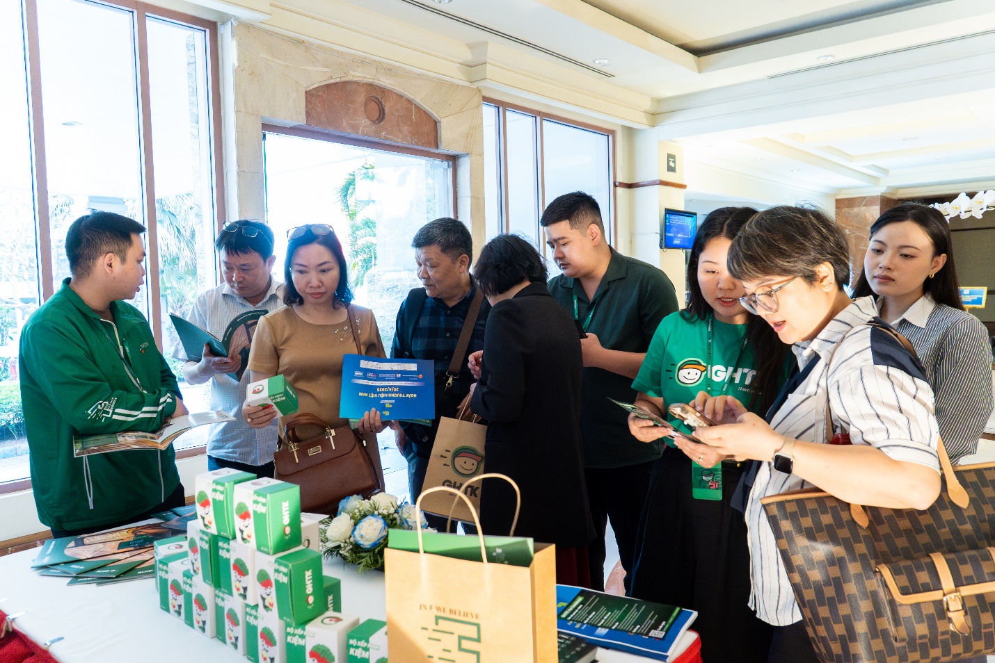 GHTK đồng hành cùng Tuần lễ Thương hiệu Quốc gia Việt Nam 2025- Ảnh 1. GHTK đồng hành cùng Tuần lễ Thương hiệu Quốc gia Việt Nam 2025- Ảnh 1.