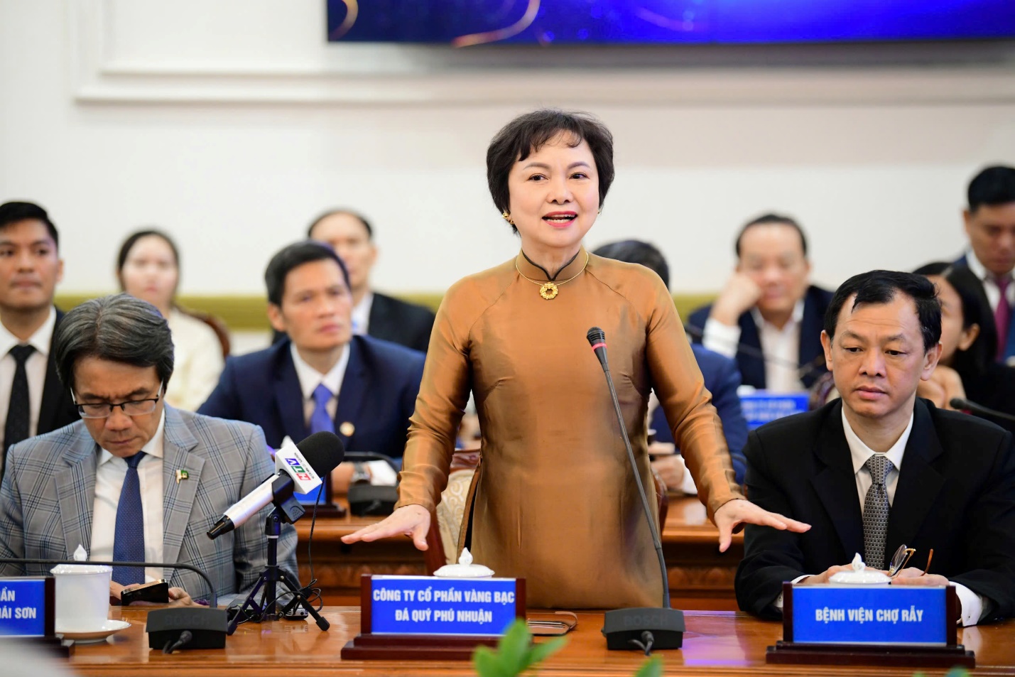 PNJ được tôn vinh doanh nghiệp tiêu biểu có thương hiệu chủ lực của TP.HCM- Ảnh 1. PNJ được tôn vinh doanh nghiệp tiêu biểu có thương hiệu chủ lực của TP.HCM- Ảnh 1.