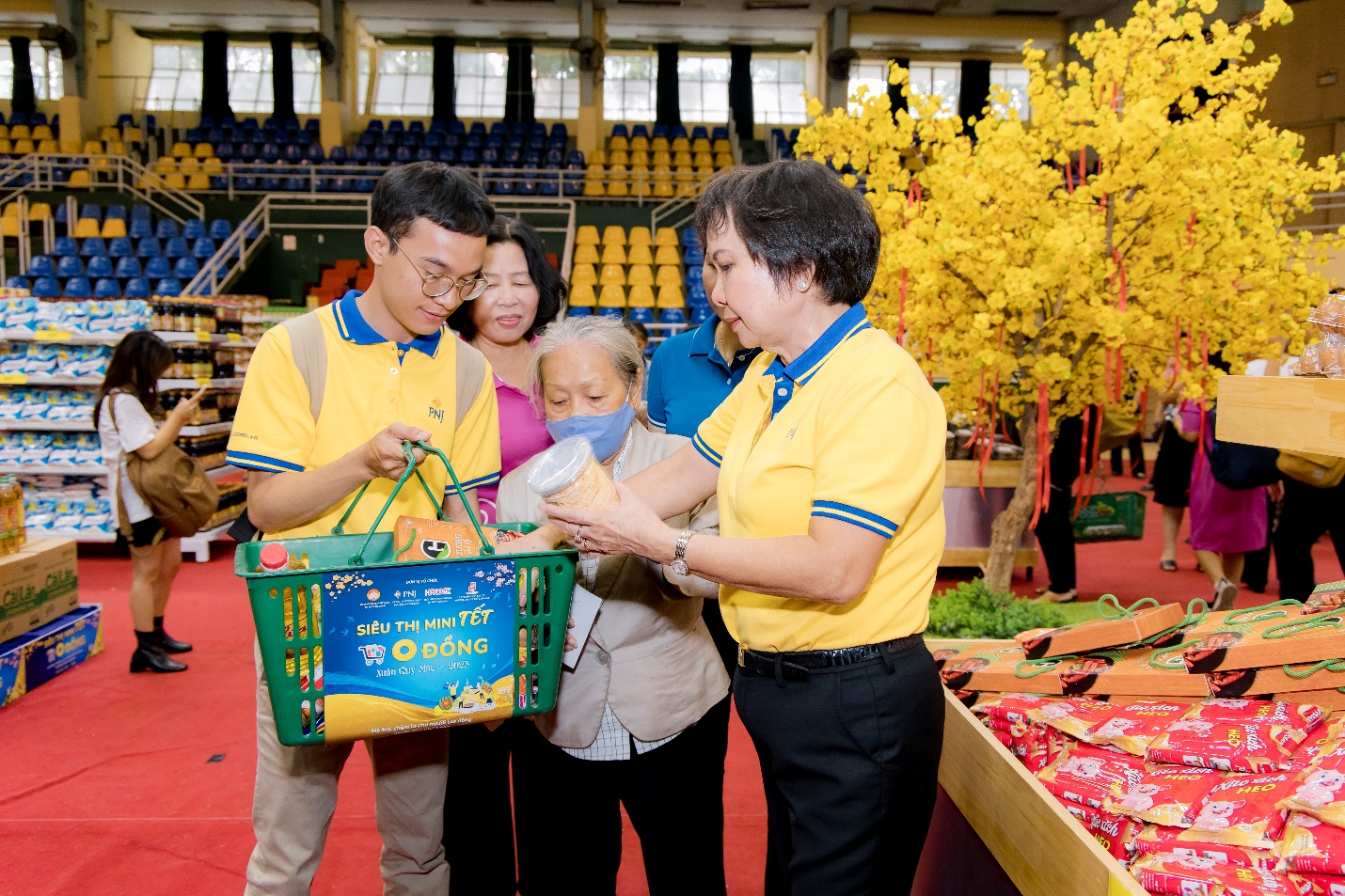 PNJ được tôn vinh doanh nghiệp tiêu biểu có thương hiệu chủ lực của TP.HCM- Ảnh 2. PNJ được tôn vinh doanh nghiệp tiêu biểu có thương hiệu chủ lực của TP.HCM- Ảnh 2.