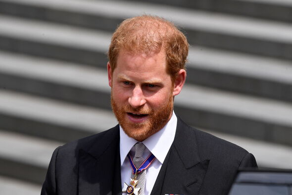 Harry "chán ghét làm hoàng tử" và xem Meghan là lối thoát- Ảnh 1. Harry "chán ghét làm hoàng tử" và xem Meghan là lối thoát- Ảnh 1.