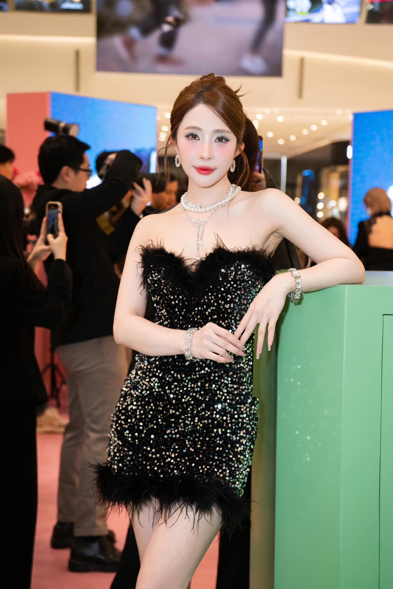 Sao nữ có visual bỏng mắt tại concert Chị đẹp, “vượt mặt” cả Huyền Baby, nhìn ảnh quá khứ nhiều người ngã ngửa không tin là một- Ảnh 8. Sao nữ có visual bỏng mắt tại concert Chị đẹp, “vượt mặt” cả Huyền Baby, nhìn ảnh quá khứ nhiều người ngã ngửa không tin là một- Ảnh 8.