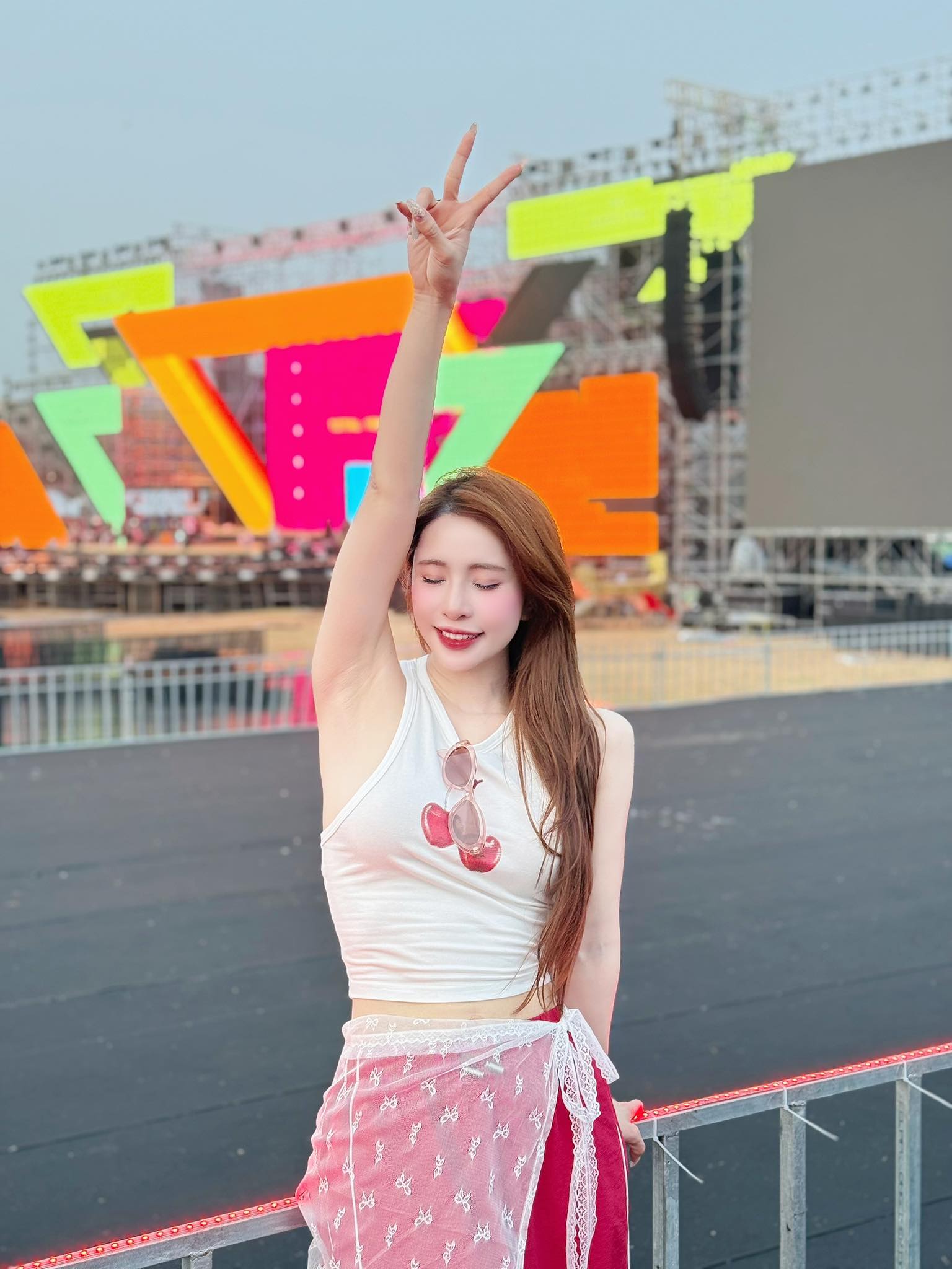 Sao nữ có visual bỏng mắt tại concert Chị đẹp, “vượt mặt” cả Huyền Baby, nhìn ảnh quá khứ nhiều người ngã ngửa không tin là một- Ảnh 10. Sao nữ có visual bỏng mắt tại concert Chị đẹp, “vượt mặt” cả Huyền Baby, nhìn ảnh quá khứ nhiều người ngã ngửa không tin là một- Ảnh 10.