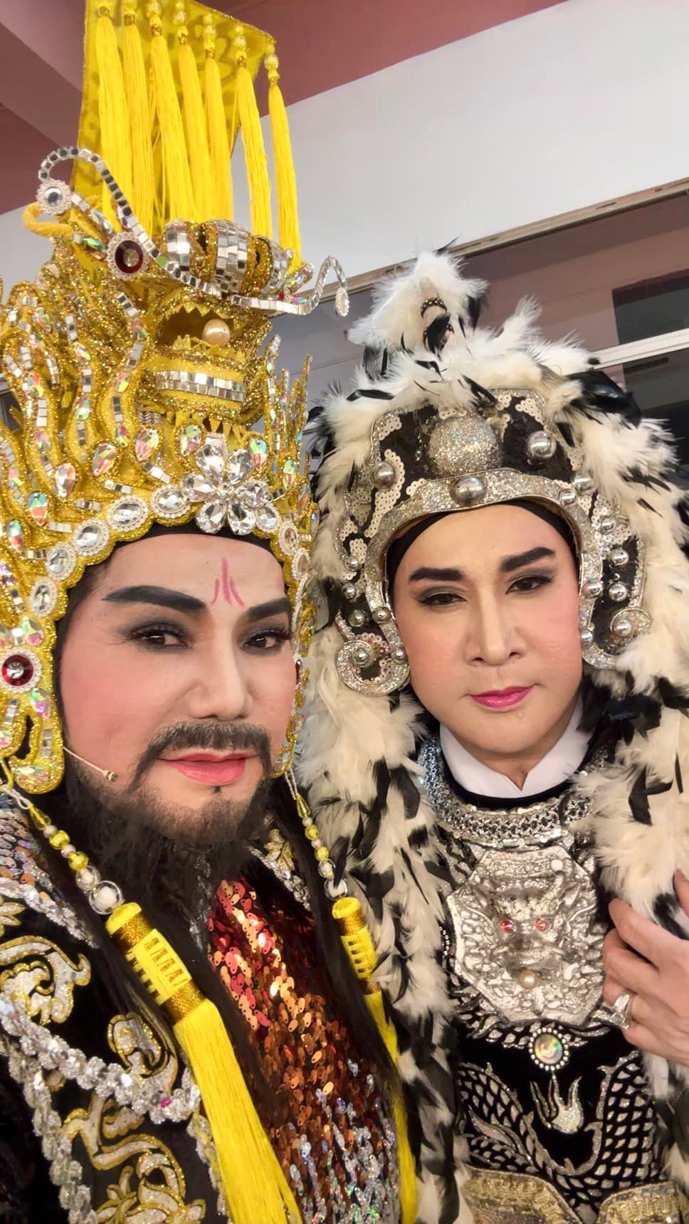 Nam nghệ sĩ từ Mỹ về Việt Nam mua nhà 2 mặt tiền 40 tỷ ở trung tâm TP.HCM, sống kín tiếng bên vợ 2- Ảnh 9. Nam nghệ sĩ từ Mỹ về Việt Nam mua nhà 2 mặt tiền 40 tỷ ở trung tâm TP.HCM, sống kín tiếng bên vợ 2- Ảnh 9.
