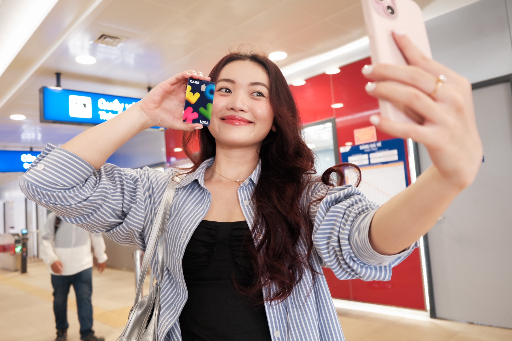 Đi Metro, chạm thẻ Cake, nhận ngay ưu đãi hoàn tiền đến 50%- Ảnh 4. Đi Metro, chạm thẻ Cake, nhận ngay ưu đãi hoàn tiền đến 50%- Ảnh 4.