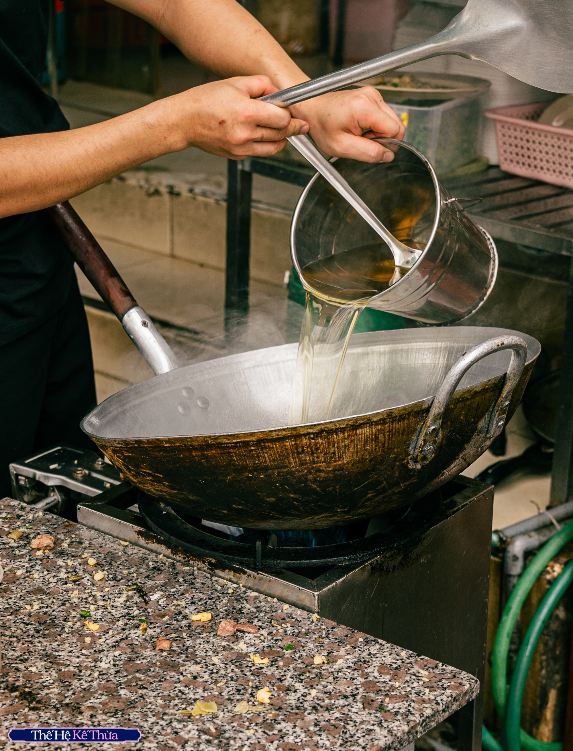 Chuyện về người phụ nữ nối nghiệp quán phở Nhớ nức tiếng Hà Nội: Cả thanh xuân gắn liền với món phở, không ngần ngại sáng tạo những điều mới- Ảnh 20. Chuyện về người phụ nữ nối nghiệp quán phở Nhớ nức tiếng Hà Nội: Cả thanh xuân gắn liền với món phở, không ngần ngại sáng tạo những điều mới- Ảnh 20.