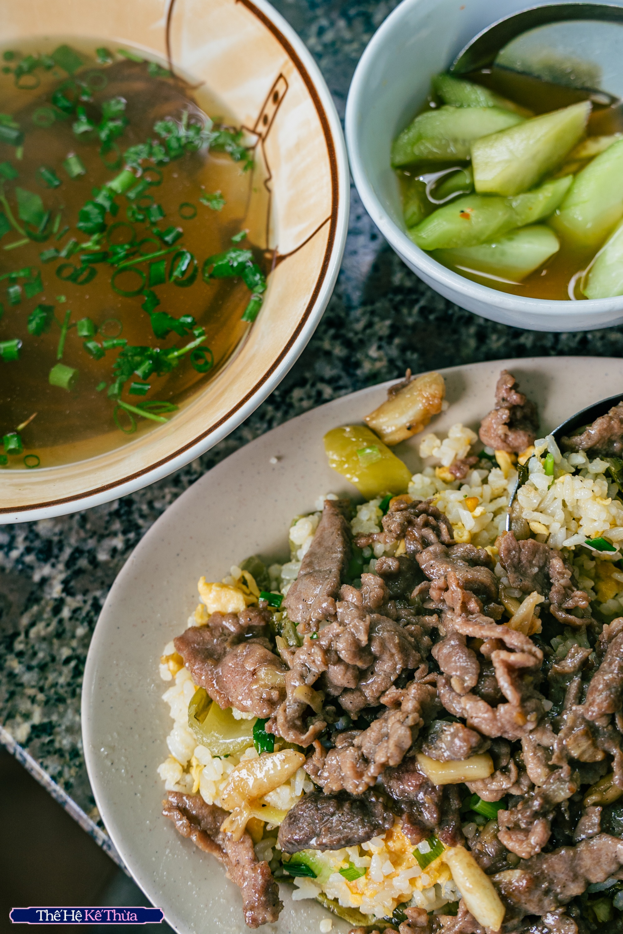 Chuyện về người phụ nữ nối nghiệp quán phở Nhớ nức tiếng Hà Nội: Cả thanh xuân gắn liền với món phở, không ngần ngại sáng tạo những điều mới- Ảnh 4. Chuyện về người phụ nữ nối nghiệp quán phở Nhớ nức tiếng Hà Nội: Cả thanh xuân gắn liền với món phở, không ngần ngại sáng tạo những điều mới- Ảnh 4.