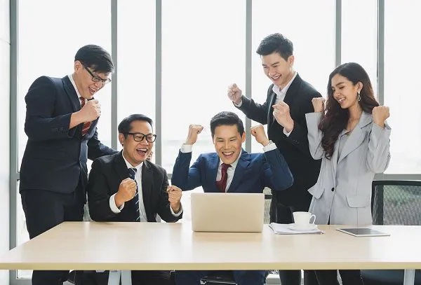 Tư duy như người EQ cao đỉnh chóp: Dù làm việc ở đâu, nếu muốn THÀNH CÔNG cần khắc cốt ghi tâm 3 điều này- Ảnh 3. Tư duy như người EQ cao đỉnh chóp: Dù làm việc ở đâu, nếu muốn THÀNH CÔNG cần khắc cốt ghi tâm 3 điều này- Ảnh 3.