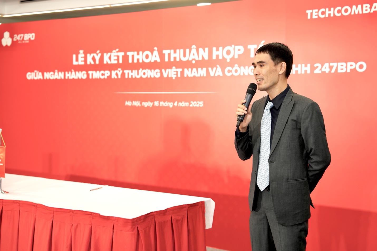 247BPO & TECHCOMBANK: Hợp tác triển khai dịch vụ đổi ngoại tệ trực tuyến- Ảnh 2. 247BPO & TECHCOMBANK: Hợp tác triển khai dịch vụ đổi ngoại tệ trực tuyến- Ảnh 2.